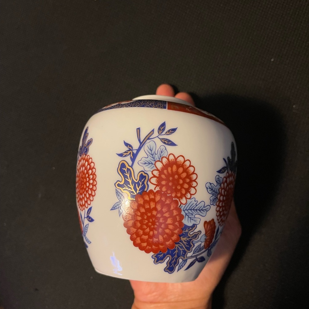 Rare find beautiful antique vase made in Japan